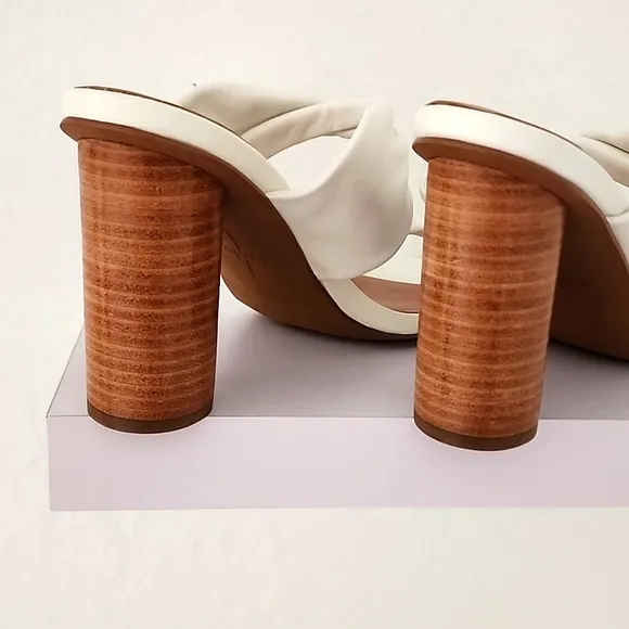 Linea Paolo NIB Imani Leather Column Heel Square Toe Slides. Size 9M