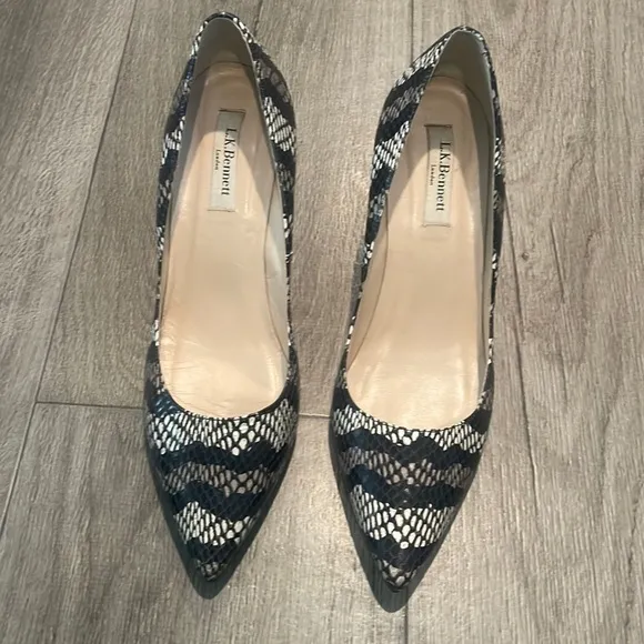LK BENNETT Floret Snake Print Embossed Leather Pumps Heels, Size 8.5