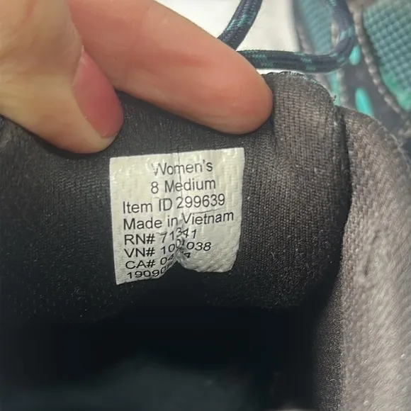 L.L. Bean Women's Trail Model 4 Black and teal trail Hiking waterproof Shoes 8