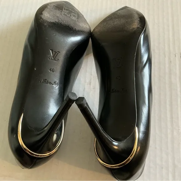 Louis Vuitton Eyeline polished Black pump size 40, 85mm