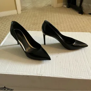 Louis Vuitton Eyeline polished Black pump size 40, 85mm