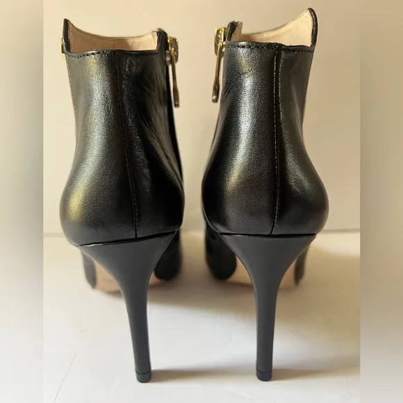 Louise et Cie Sonya Pointed Toe Bootie Black Size 6