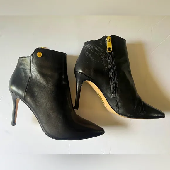 Louise et Cie Sonya Pointed Toe Bootie Black Size 6