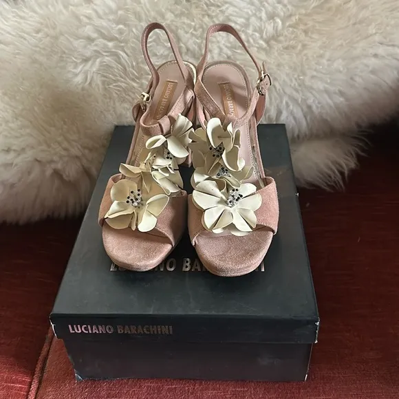 LUCIANO BARACHINI Italy made pink suede latex flower strappy heels 38 US 7.5 NWT