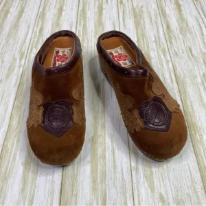 Lucky Brand Fable Brown Suede Peace Sign Embroidered Boho Clog Mules