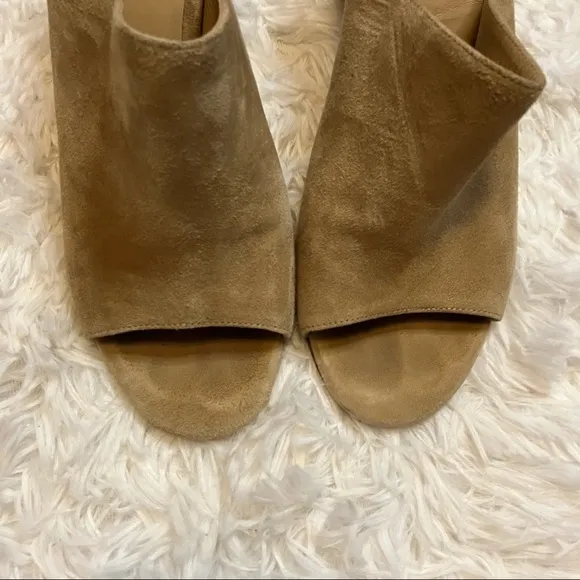 M. Gemi Tan Beige the Notare Block Heel Peep Toe Mules