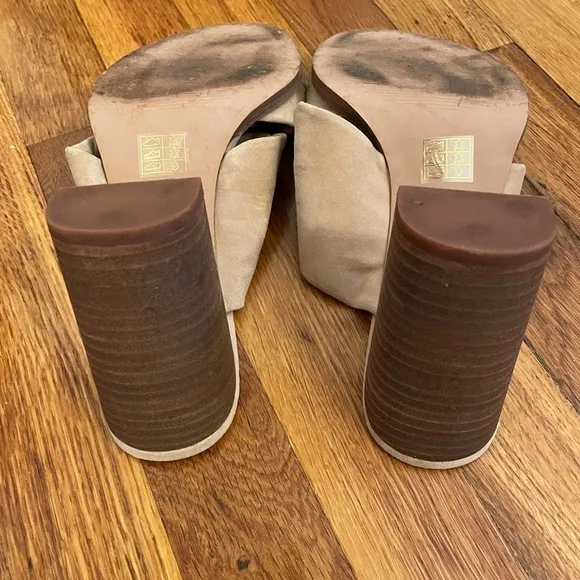 Madewell Alexandria Mule Sandal in Suede