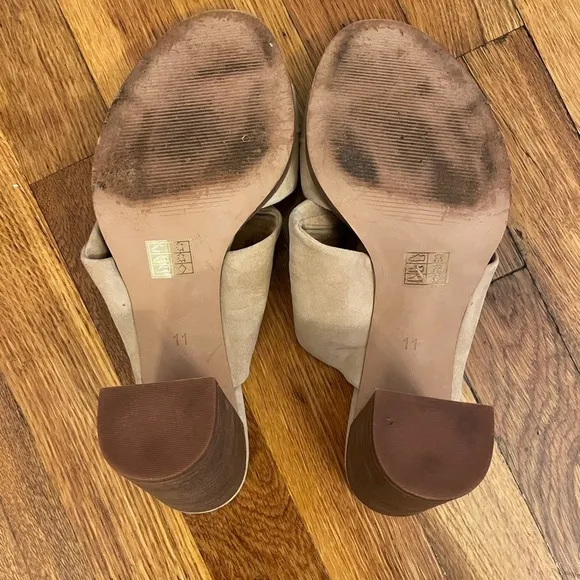 Madewell Alexandria Mule Sandal in Suede