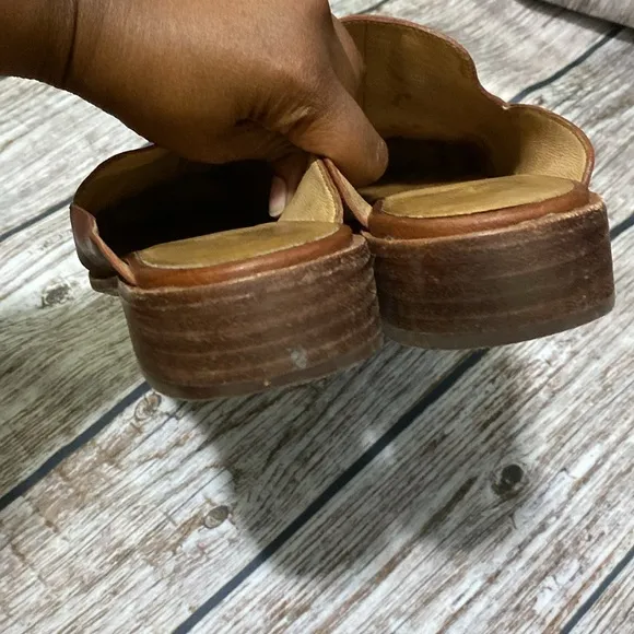 Madewell almond toe slip on leather upper mules size 10