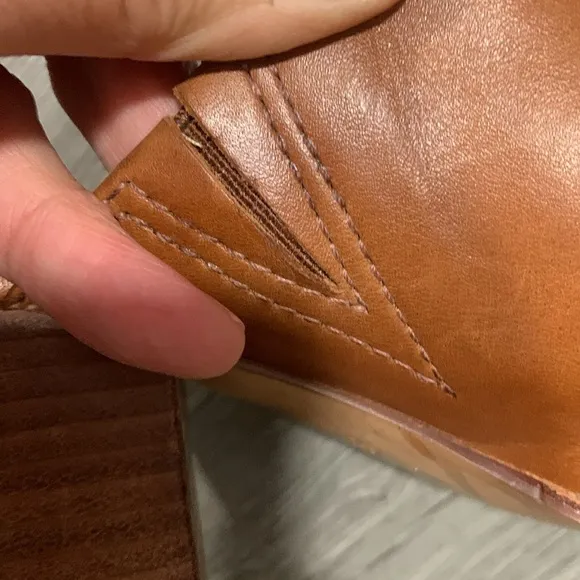 Madewell Harper Brown Leather Round Toe Mules      size 5.5