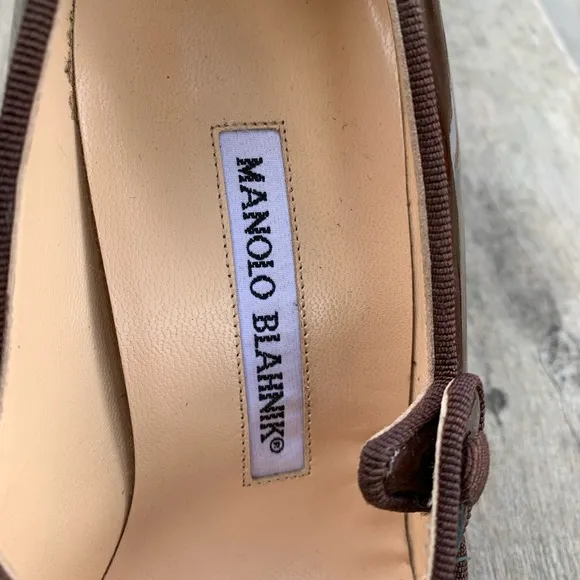 Manolo Blahnik brown patent leather pointed heels