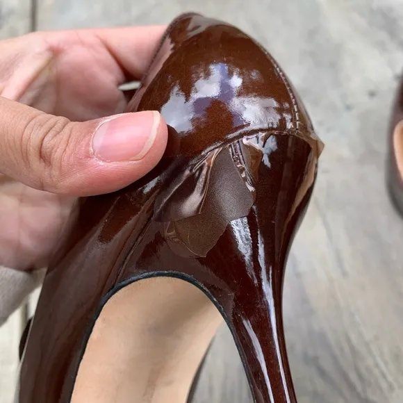 Manolo Blahnik brown patent leather pointed heels