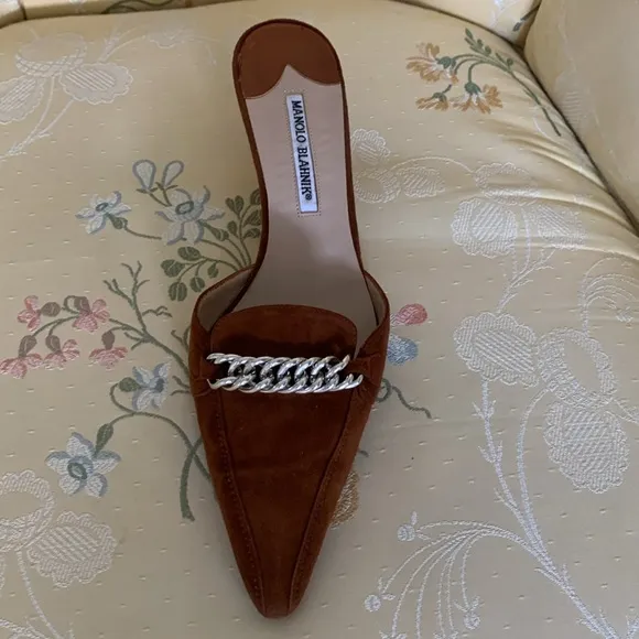MANOLO BLAHNIK GORGEOUS SUEDE MULES