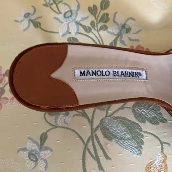 MANOLO BLAHNIK GORGEOUS SUEDE MULES