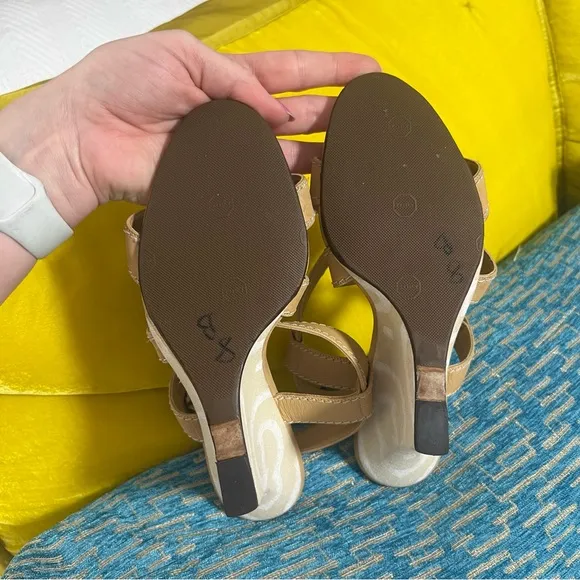 Manolo Blahnik High Heel Wedges Strappy Sandal Tan White Swirl Yald Bulgaro sz 8