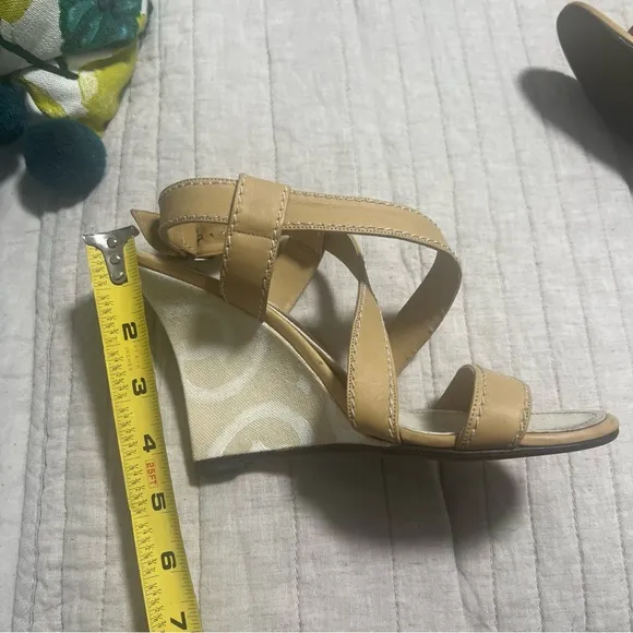 Manolo Blahnik High Heel Wedges Strappy Sandal Tan White Swirl Yald Bulgaro sz 8
