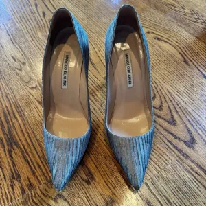 Manolo Blahnik Silver Pointed Toe Metallic Pumps