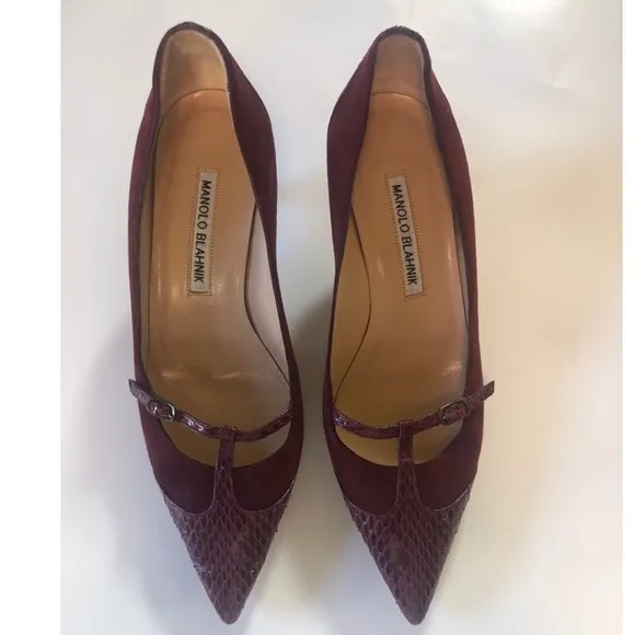 MANOLO BLAHNIK Suede Pointed-Toe Pumps size 7