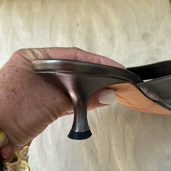 MANOLO BLAHNIK SUSA ANTHRACITE PEWTER SANDAL KITTEN HEEL​​​​