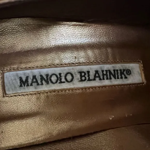 Manolo Blahnik Yellow Patent Pointed Toe PumpSize 39