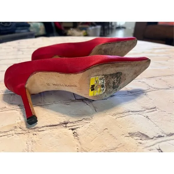 Manolo Blahnik Size 36 Pointed Toe Suede Pump Heels Red Classic Dressy Glam