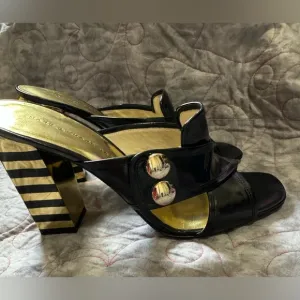 Marc by Marc Jacob’s black and gold heels straps slides