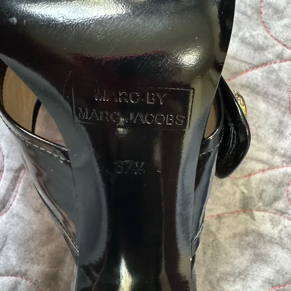 Marc by Marc Jacob’s black and gold heels straps slides