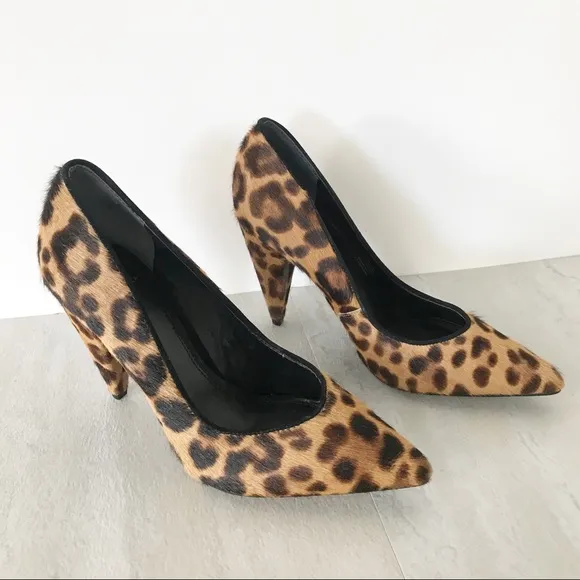 MARC FISHER Hesla Pump Animal Fur Heels 6