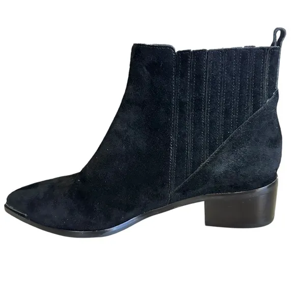Marc Fisher Mlyommi black suede leather booties  pull on size 7