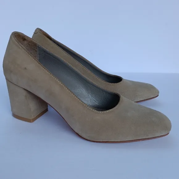 Maryam Nassih Zadeh Tan Suede Classic Pumps Size EU 37.5