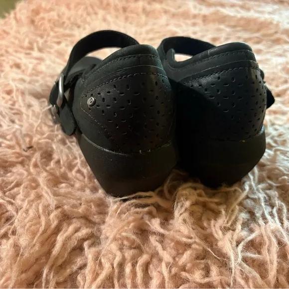 Merrell Black Heels with Classic Elegance