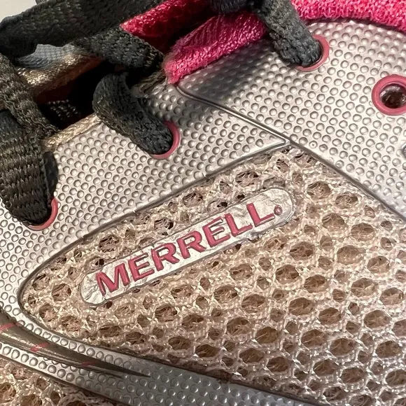 Merrell Mont Mavis Cosmos Orchid Sneakers. Size 10.