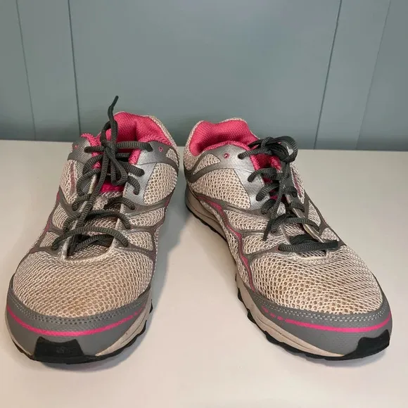 Merrell Mont Mavis Cosmos Orchid Sneakers. Size 10.