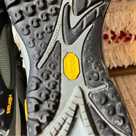 Merrell Women’s Antora 2 Trail Running Shoes Vibram Soles Size 7