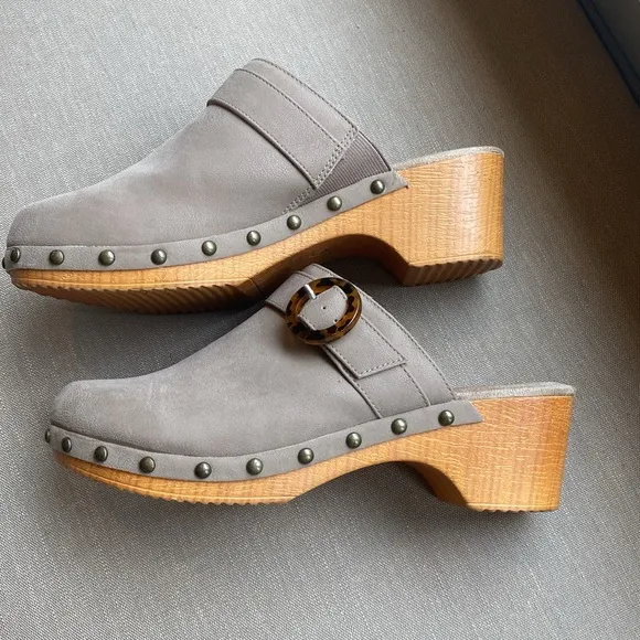 Mia Arturo Low Retro Wood Suede Studded Clogs Size 8