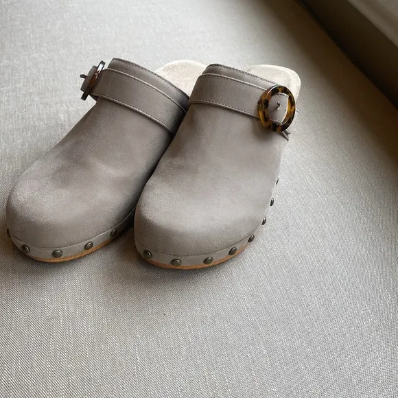 Mia Arturo Low Retro Wood Suede Studded Clogs Size 8