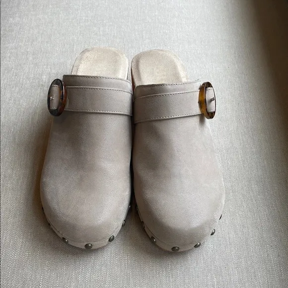 Mia Arturo Low Retro Wood Suede Studded Clogs Size 8