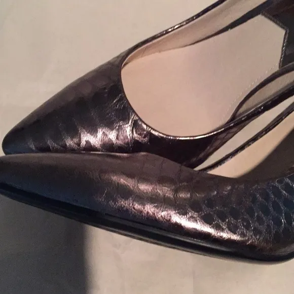 Michael Kors Heels Pointed Toe Metallic Pewter Brown Color Size 8