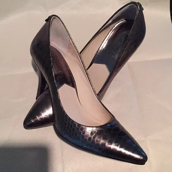 Michael Kors Heels Pointed Toe Metallic Pewter Brown Color Size 8