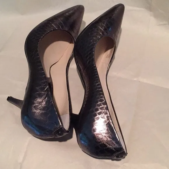 Michael Kors Heels Pointed Toe Metallic Pewter Brown Color Size 8
