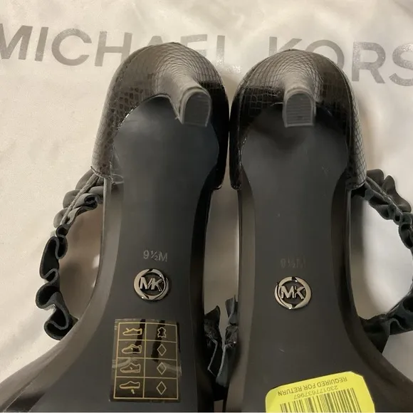 🎄Michael Kors Heels with Bella Ruffles Size 9.5 M NWT