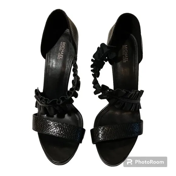 🎄Michael Kors Heels with Bella Ruffles Size 9.5 M NWT