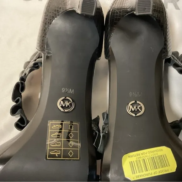 🎄Michael Kors Heels with Bella Ruffles Size 9.5 M NWT