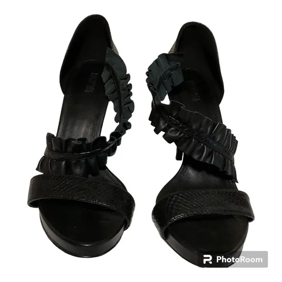 🎄Michael Kors Heels with Bella Ruffles Size 9.5 M NWT