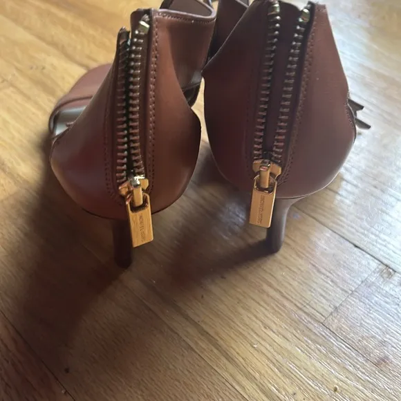 Michael Kors Tan Leather Strappy Heels - 9