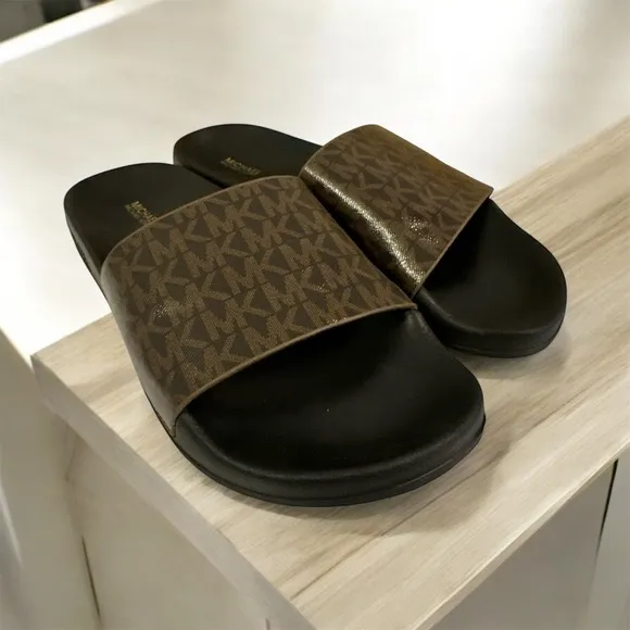 Michael Kors Wade MK Logo Slide Sandals Mini MK Logo Brown 8 Medium