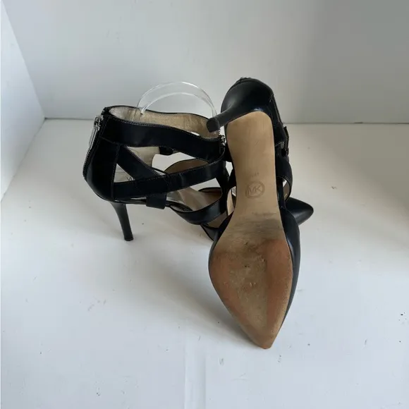 MICHAEL Michael Kors Anya Leather Pump Heels - Black. Size 10