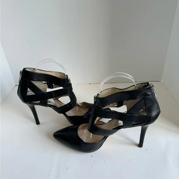 MICHAEL Michael Kors Anya Leather Pump Heels - Black. Size 10