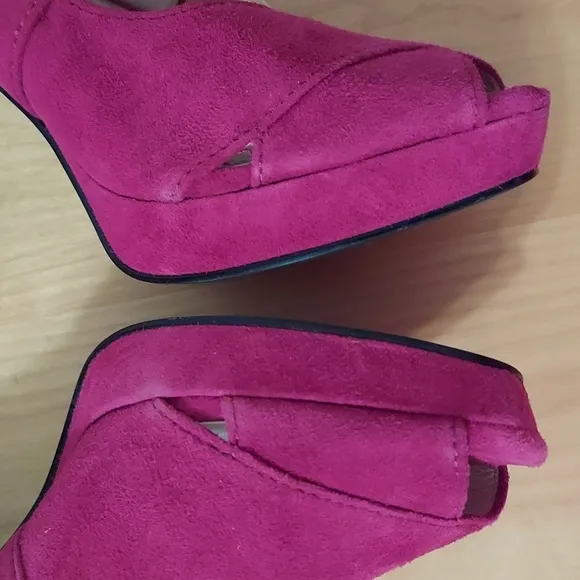 MICHAEL Michael Kors Berry Purple Strappy Suede Peep Toe Platform Heels Size 8.5