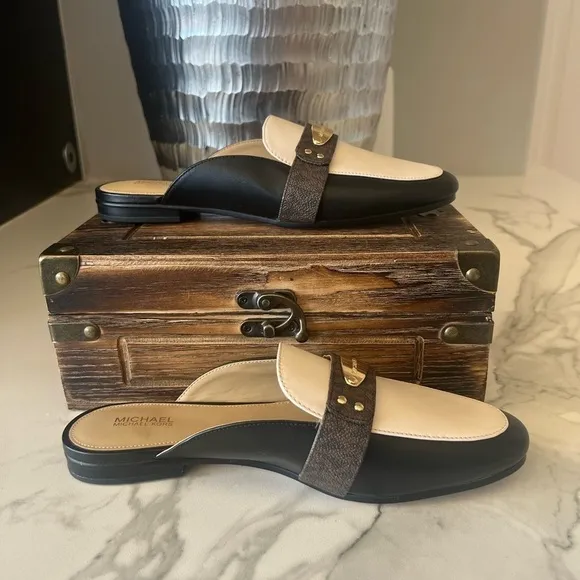 MICHAEL Michael Kors Plate Mules in Black &amp; Light Cream